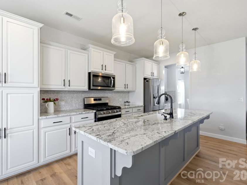 1205 Brooksland Place, Waxhaw, NC 28173.  MLS# CAR4399990, YatesRealty ID 27639. 