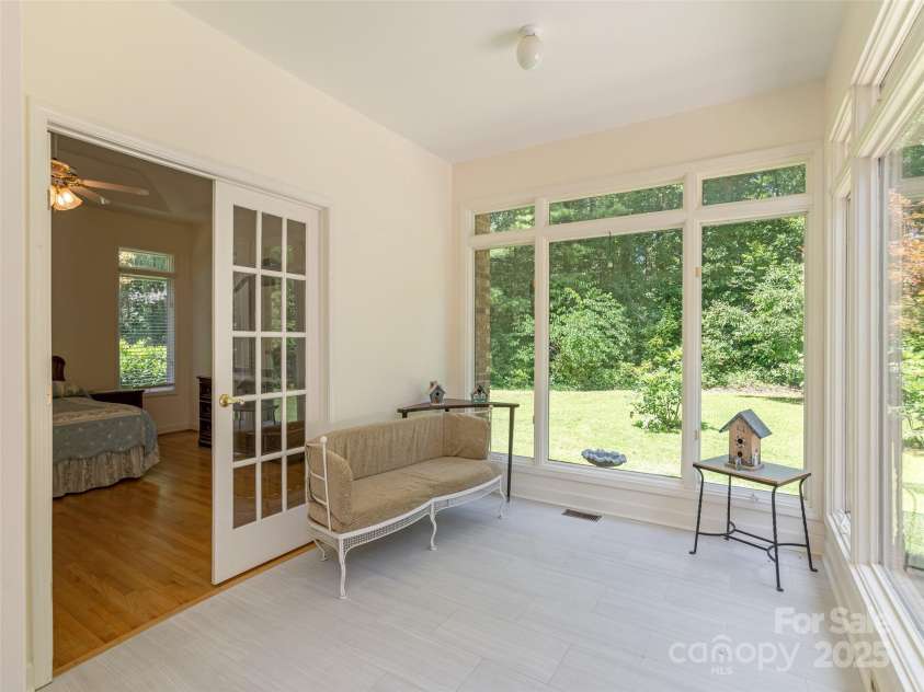 15 Oak Gate Drive, Hendersonville, NC 28739.  MLS# CAR4283581, YatesRealty ID 27639. 