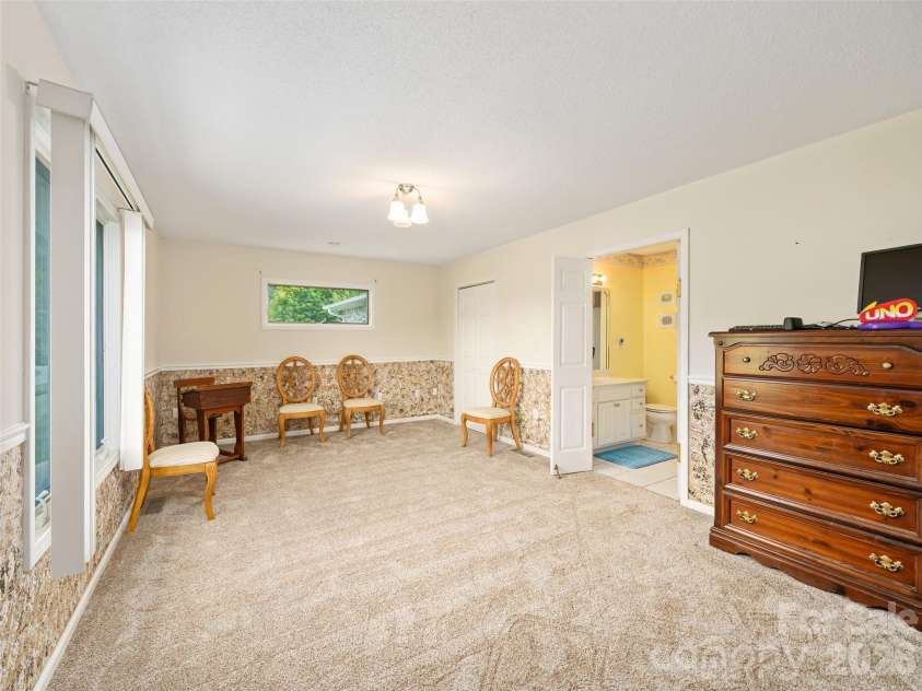 124 Dogwood Circle, Burnsville, NC 28714.  MLS# CAR4290145, YatesRealty ID 2764. 2nd Bedroom 