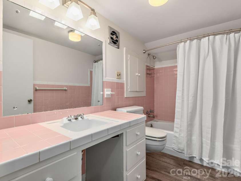 143 Ridgecrest Avenue, Rutherfordton, NC 28139.  MLS# CAR4337856, YatesRealty ID 2764. 