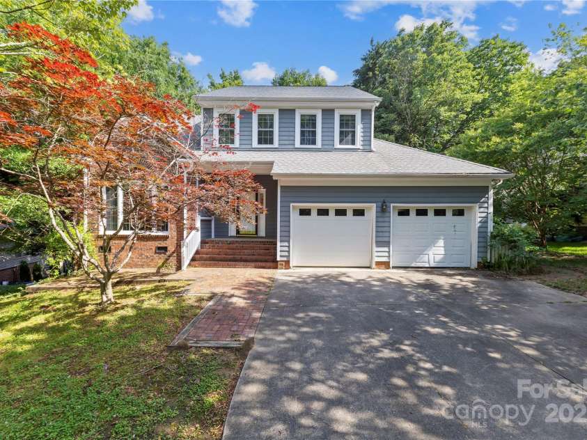 9423 Fairmead Drive, Charlotte, NC 28269.  MLS# CAR4302569, YatesRealty ID 2764. 