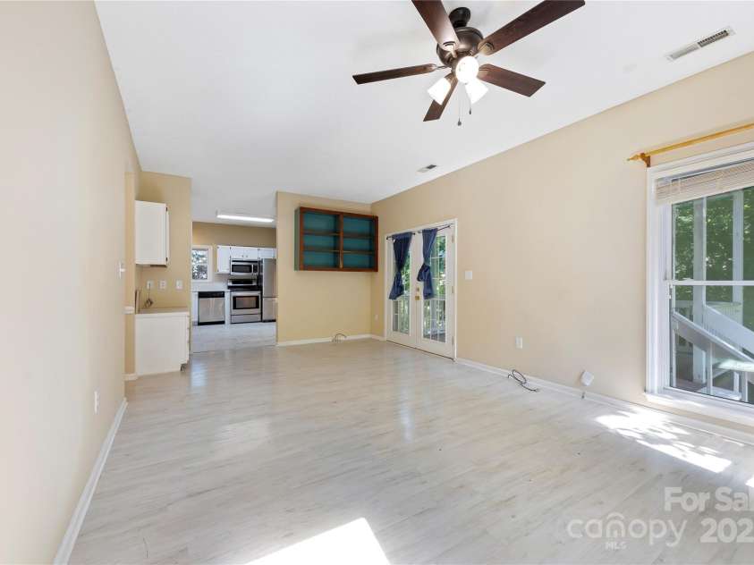 9423 Fairmead Drive, Charlotte, NC 28269.  MLS# CAR4302569, YatesRealty ID 2764. 