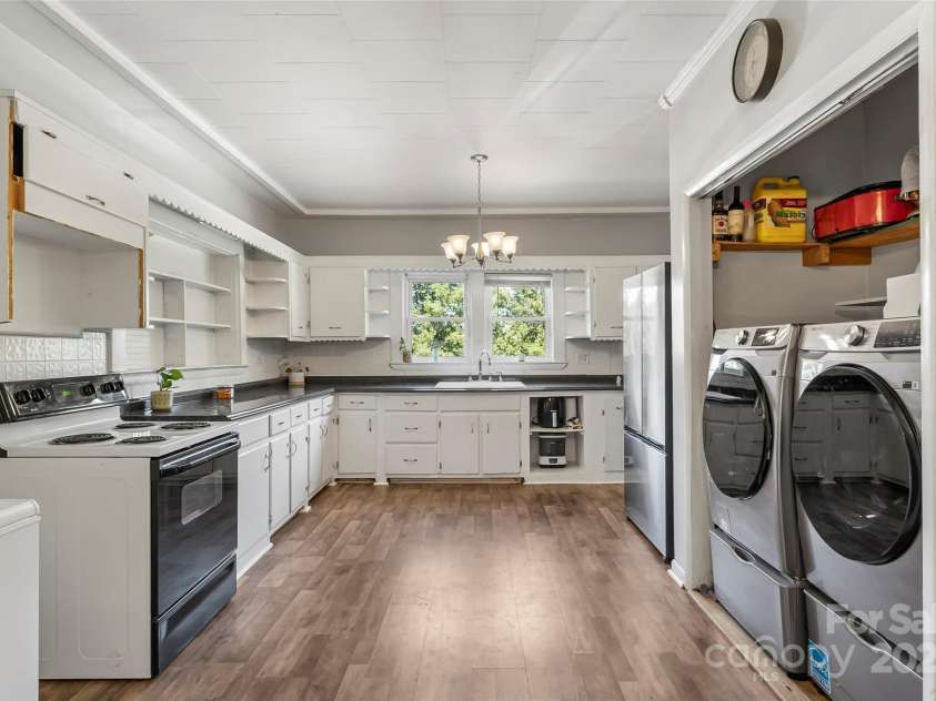 205 Abington Road, Lenoir, NC 28645.  MLS# CAR4283509, YatesRealty ID 27640. 