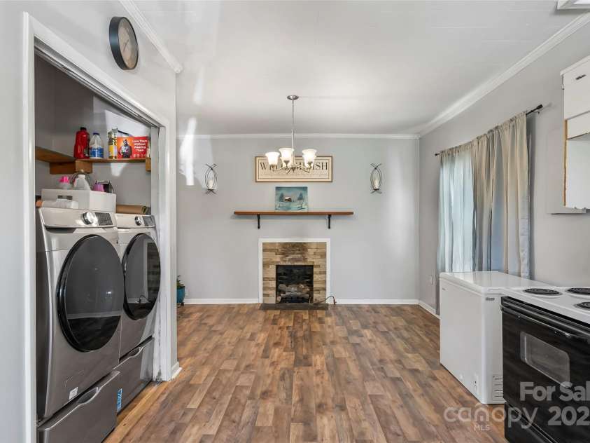 205 Abington Road, Lenoir, NC 28645.  MLS# CAR4283509, YatesRealty ID 27640. 