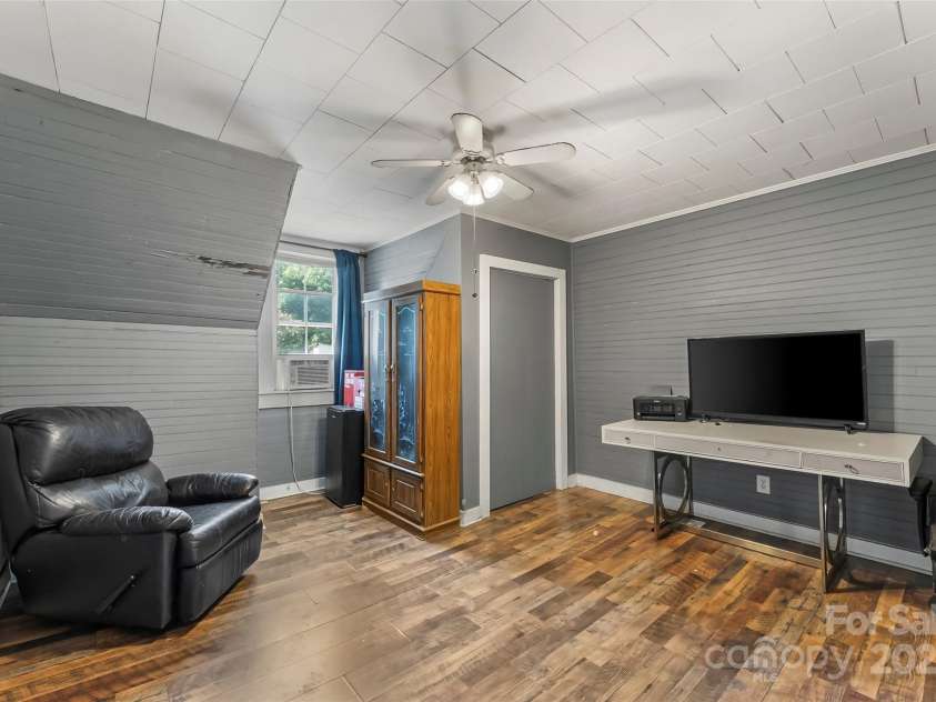 205 Abington Road, Lenoir, NC 28645.  MLS# CAR4283509, YatesRealty ID 27640. 