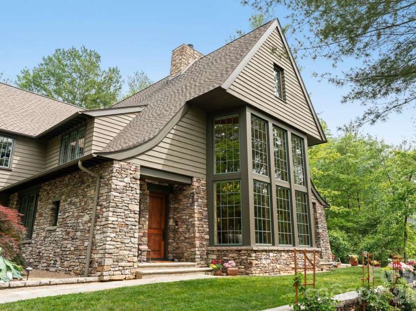 85 Chauncey Circle, Asheville, NC 28803.  MLS# CAR4378416, YatesRealty ID 27640. 
