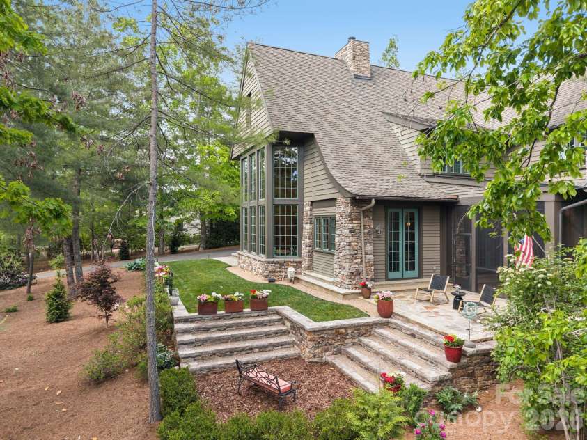 85 Chauncey Circle, Asheville, NC 28803.  MLS# CAR4378416, YatesRealty ID 27640. 