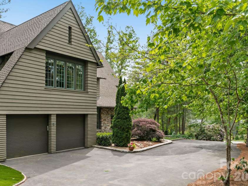 85 Chauncey Circle, Asheville, NC 28803.  MLS# CAR4378416, YatesRealty ID 27640. 