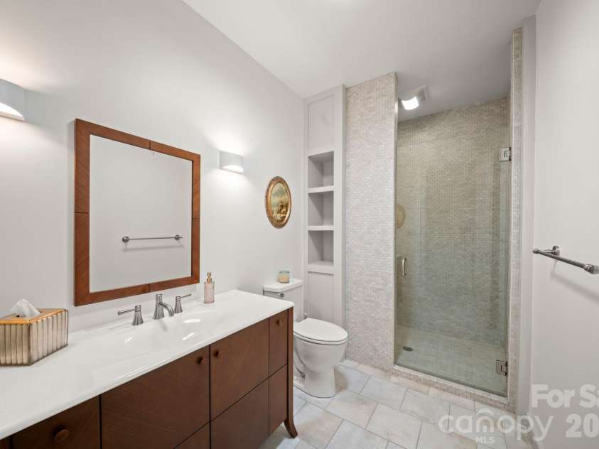 85 Chauncey Circle, Asheville, NC 28803.  MLS# CAR4378416, YatesRealty ID 27640. Ensuite bath