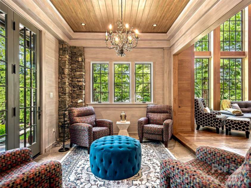 85 Chauncey Circle, Asheville, NC 28803.  MLS# CAR4420374, YatesRealty ID 27640. 