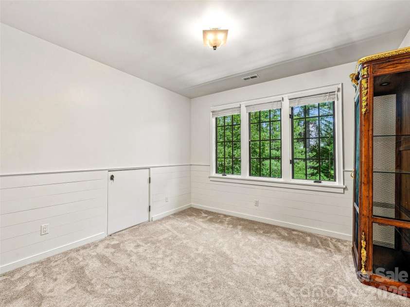 85 Chauncey Circle, Asheville, NC 28803.  MLS# CAR4420374, YatesRealty ID 27640. 