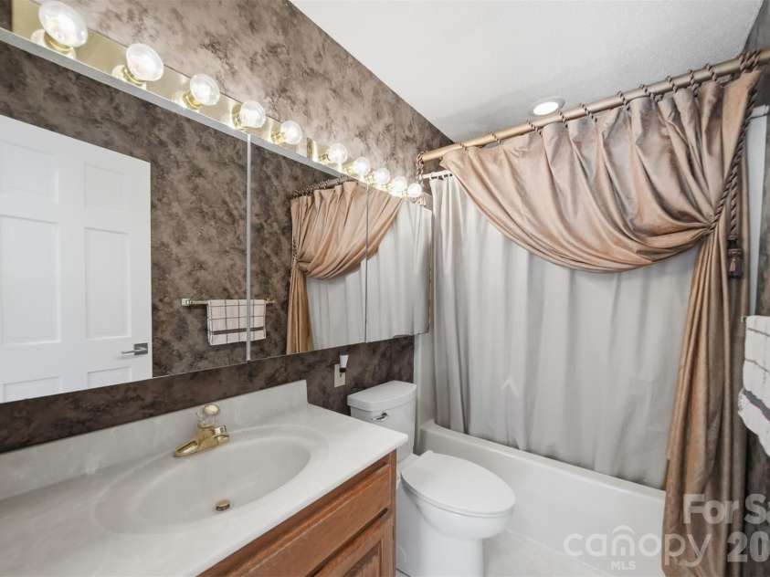3677 Rock Bridge Drive, Conover, NC 28613.  MLS# CAR4384061, YatesRealty ID 27641. 