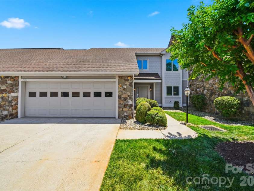 3677 Rock Bridge Drive, Conover, NC 28613.  MLS# CAR4384061, YatesRealty ID 27641. 