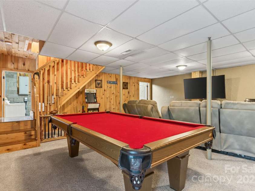 70 Rebel Run, Linville Falls, NC 28647.  MLS# CAR4283218, YatesRealty ID 27641. 