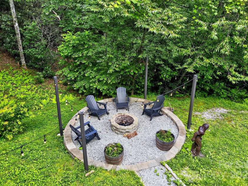 70 Rebel Run, Linville Falls, NC 28647.  MLS# CAR4283218, YatesRealty ID 27641. 