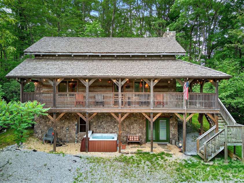70 Rebel Run, Linville Falls, NC 28647.  MLS# CAR4283218, YatesRealty ID 27641. 