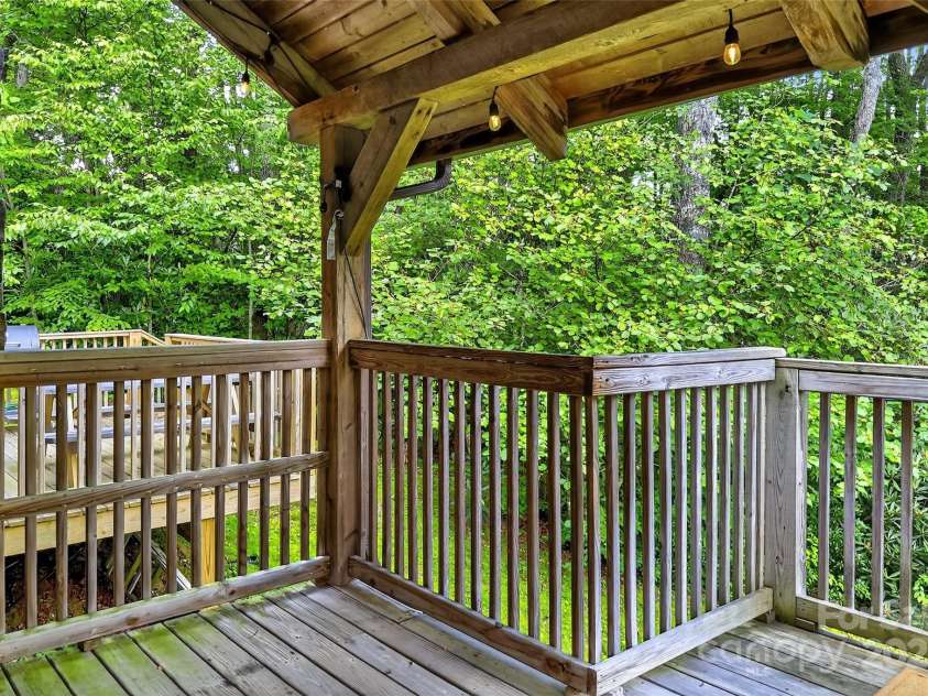70 Rebel Run, Linville Falls, NC 28647.  MLS# CAR4283218, YatesRealty ID 27641. 
