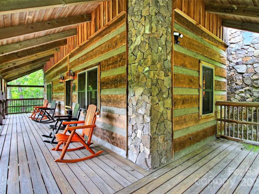 70 Rebel Run, Linville Falls, NC 28647.  MLS# CAR4283218, YatesRealty ID 27641. 