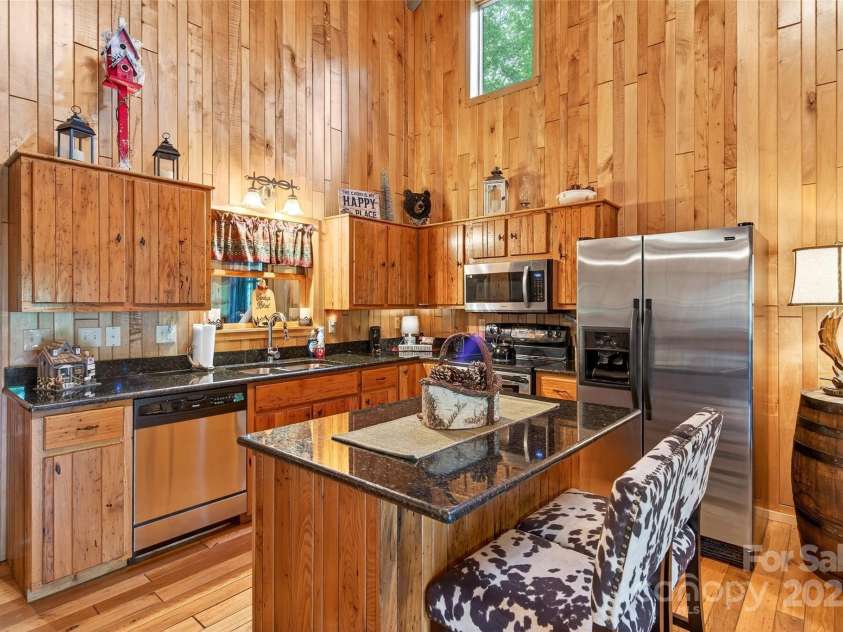 70 Rebel Run, Linville Falls, NC 28647.  MLS# CAR4283218, YatesRealty ID 27641. 