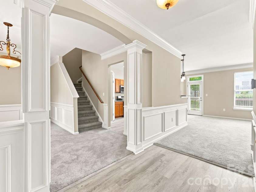 6826 Chieftain Drive, Charlotte, NC 28216.  MLS# CAR4388778, YatesRealty ID 27642. 