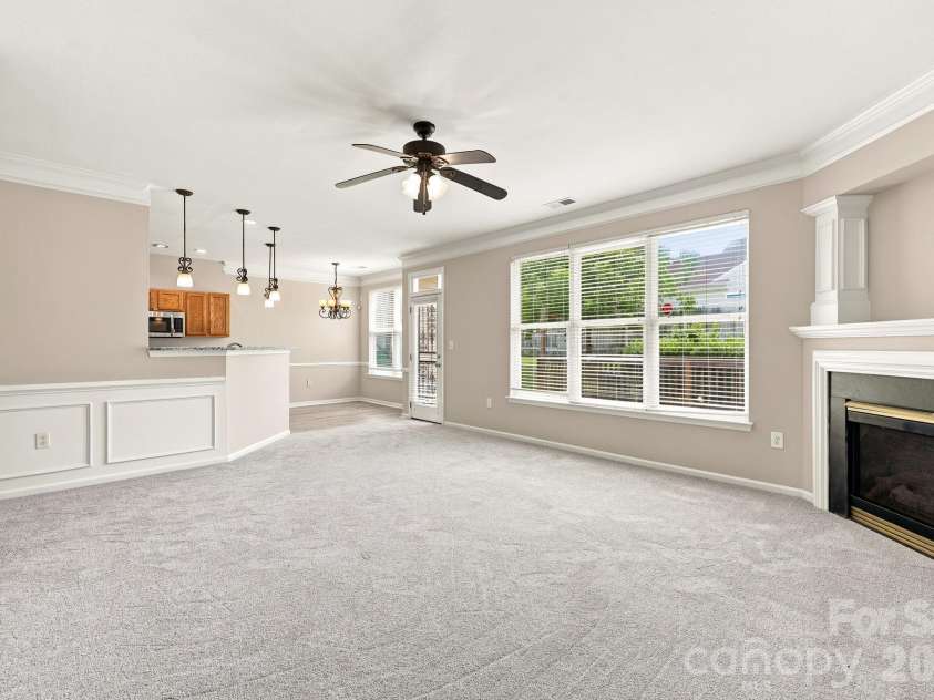 6826 Chieftain Drive, Charlotte, NC 28216.  MLS# CAR4388778, YatesRealty ID 27642. 