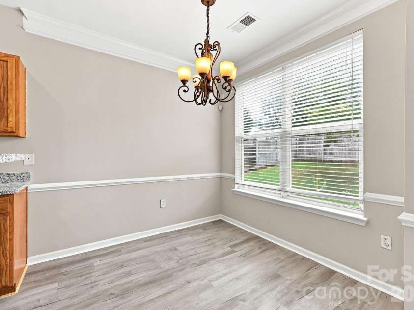 6826 Chieftain Drive, Charlotte, NC 28216.  MLS# CAR4388778, YatesRealty ID 27642. 