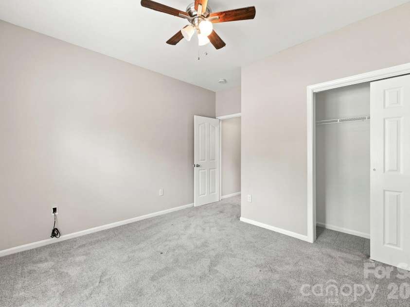 6826 Chieftain Drive, Charlotte, NC 28216.  MLS# CAR4388778, YatesRealty ID 27642. 