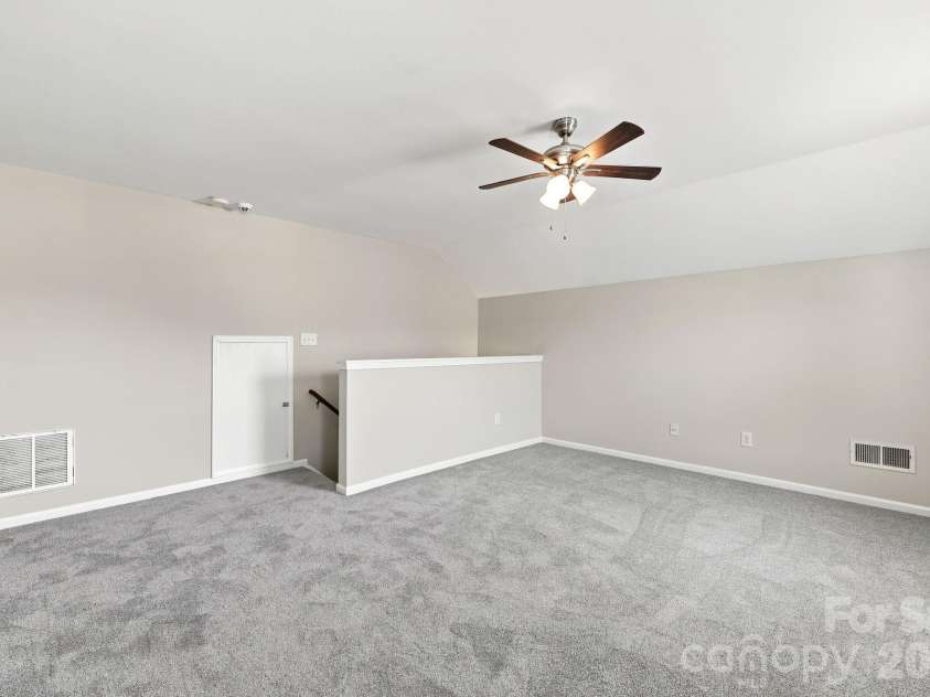 6826 Chieftain Drive, Charlotte, NC 28216.  MLS# CAR4388778, YatesRealty ID 27642. 