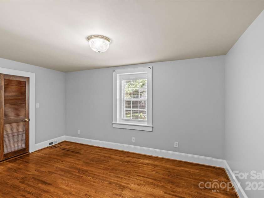 2417 Laburnum Avenue, Charlotte, NC 28205.  MLS# CAR4283552, YatesRealty ID 27643. 