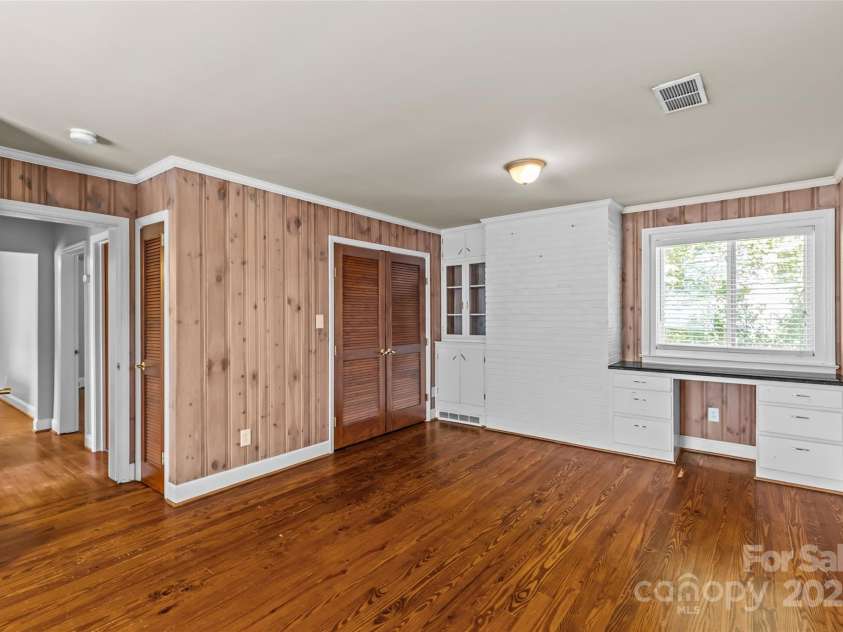 2417 Laburnum Avenue, Charlotte, NC 28205.  MLS# CAR4283552, YatesRealty ID 27643. 