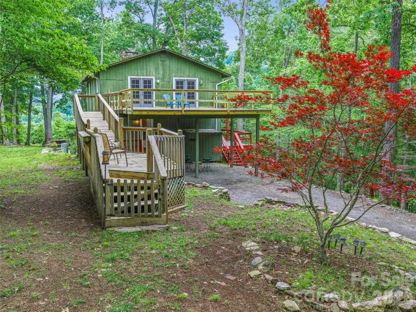 820 Wild Rose Lane, Burnsville, NC 28714.  MLS# CAR4386114, YatesRealty ID 27644. 