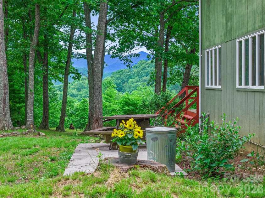820 Wild Rose Lane, Burnsville, NC 28714.  MLS# CAR4386114, YatesRealty ID 27644. 
