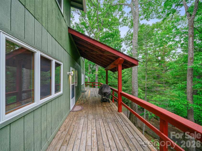 820 Wild Rose Lane, Burnsville, NC 28714.  MLS# CAR4386114, YatesRealty ID 27644. 