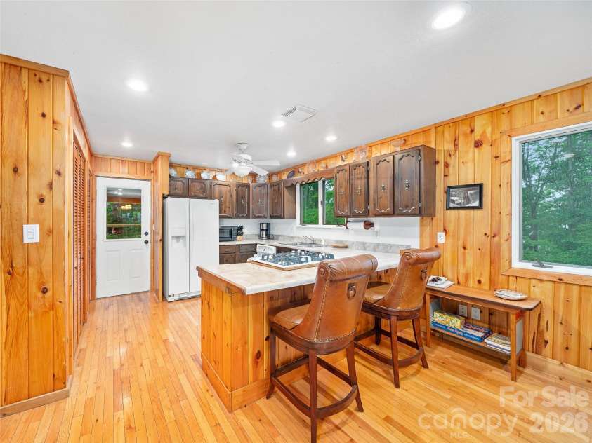 820 Wild Rose Lane, Burnsville, NC 28714.  MLS# CAR4386114, YatesRealty ID 27644. 