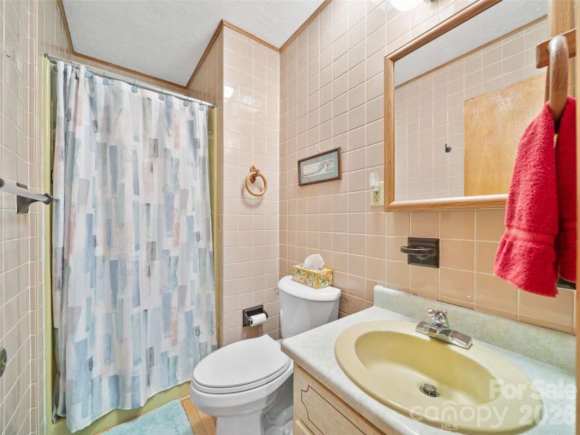 820 Wild Rose Lane, Burnsville, NC 28714.  MLS# CAR4386114, YatesRealty ID 27644. 