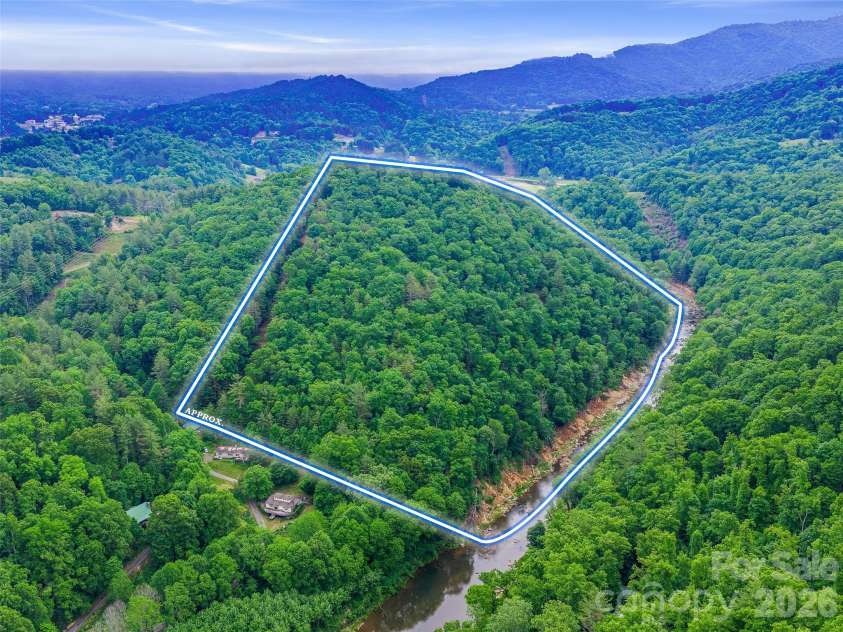 820 Wild Rose Lane, Burnsville, NC 28714.  MLS# CAR4386114, YatesRealty ID 27644. 