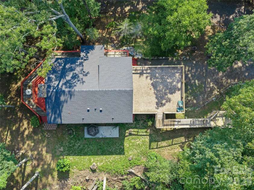 820 Wild Rose Lane, Burnsville, NC 28714.  MLS# CAR4386114, YatesRealty ID 27644. 