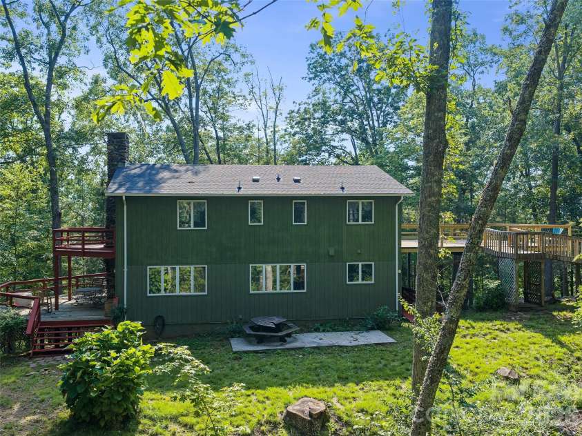 820 Wild Rose Lane, Burnsville, NC 28714.  MLS# CAR4386114, YatesRealty ID 27644. 
