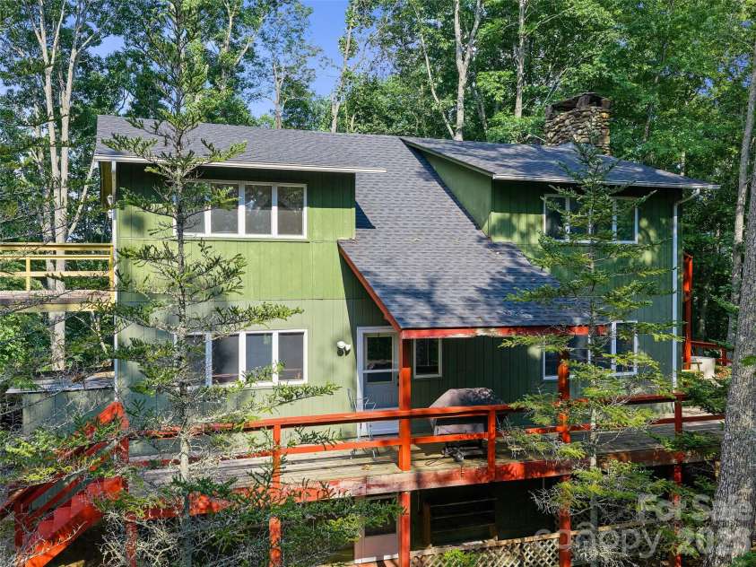 820 Wild Rose Lane, Burnsville, NC 28714.  MLS# CAR4386114, YatesRealty ID 27644. 
