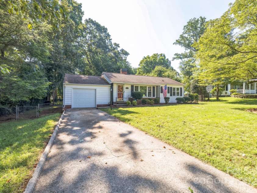 878 Henkel Road, Statesville, NC 28677.  MLS# CAR4284299, YatesRealty ID 27644. 