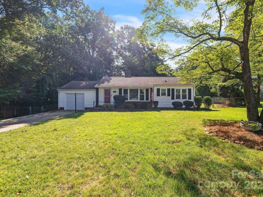 878 Henkel Road, Statesville, NC 28677.  MLS# CAR4284299, YatesRealty ID 27644. 