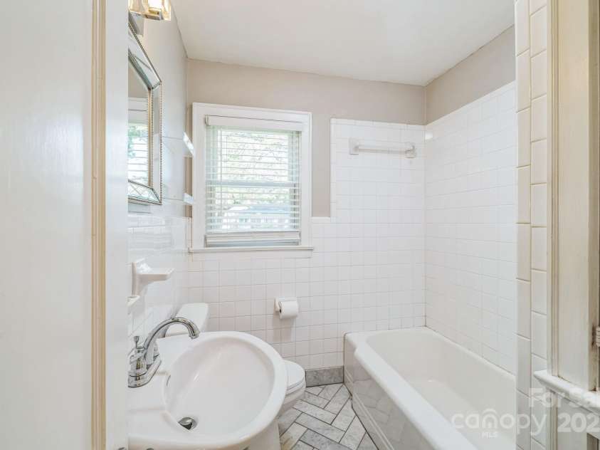 878 Henkel Road, Statesville, NC 28677.  MLS# CAR4284299, YatesRealty ID 27644. 