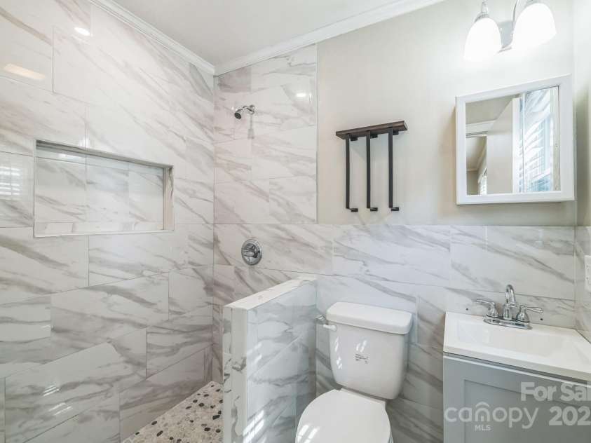 878 Henkel Road, Statesville, NC 28677.  MLS# CAR4284299, YatesRealty ID 27644. 