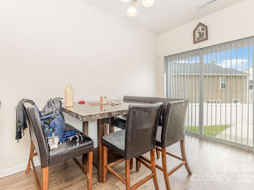 8005 Stevie Oaks Lane, Charlotte, NC 28215.  MLS# CAR4266457, YatesRealty ID 27645. 