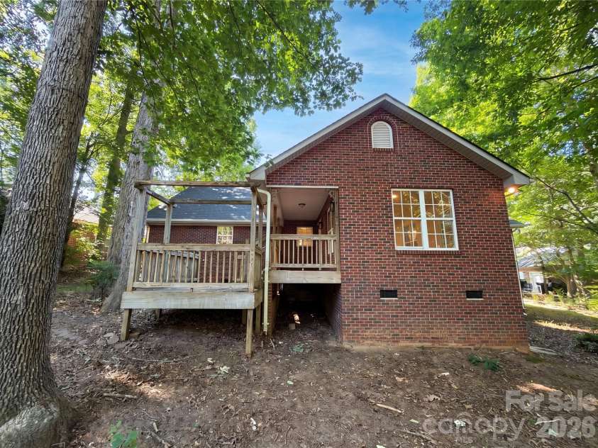 6018 Bryant Lane, Waxhaw, NC 28173.  MLS# CAR4385282, YatesRealty ID 27646. 
