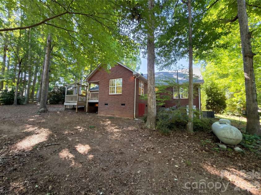 6018 Bryant Lane, Waxhaw, NC 28173.  MLS# CAR4385282, YatesRealty ID 27646. 