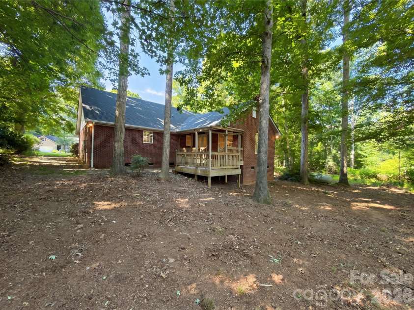 6018 Bryant Lane, Waxhaw, NC 28173.  MLS# CAR4385282, YatesRealty ID 27646. 