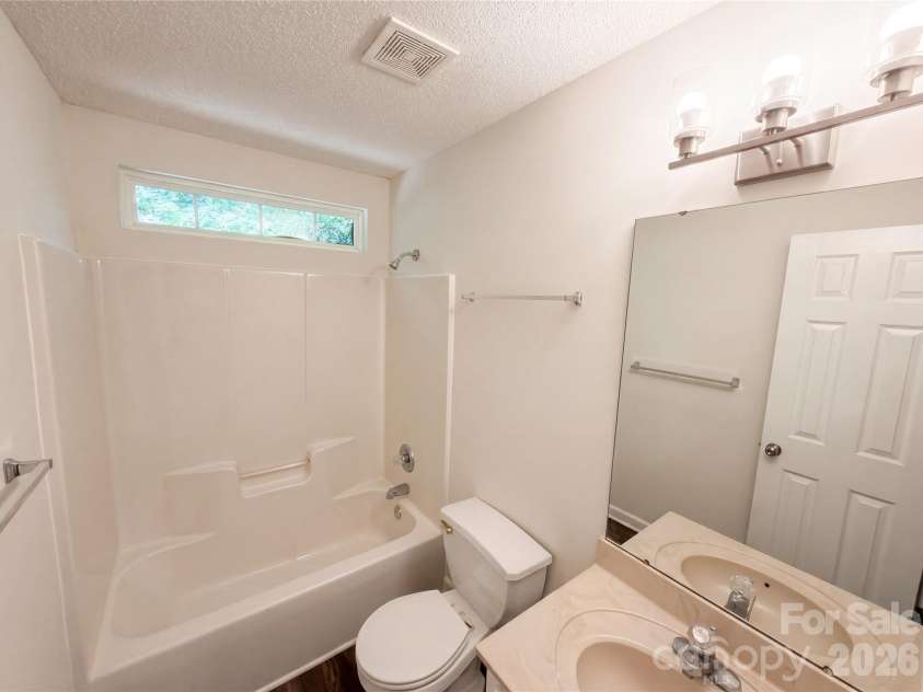 6018 Bryant Lane, Waxhaw, NC 28173.  MLS# CAR4385282, YatesRealty ID 27646. 