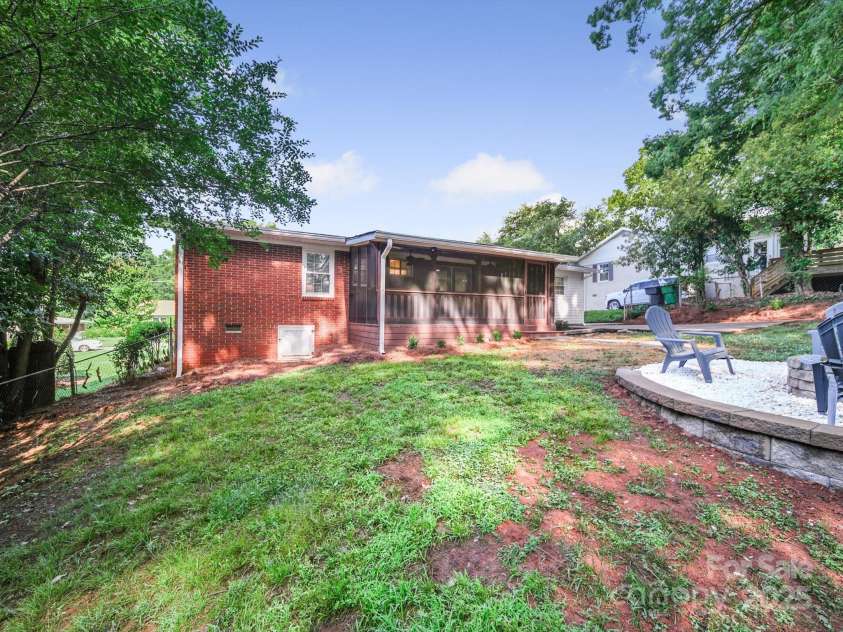 6401 Montpelier Road, Charlotte, NC 28210.  MLS# CAR4271537, YatesRealty ID 27646. Backyard