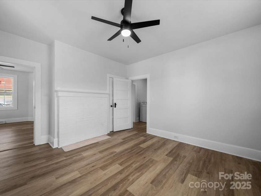 3 Maple Street, Great Falls, SC 29055.  MLS# CAR4283364, YatesRealty ID 27647. 